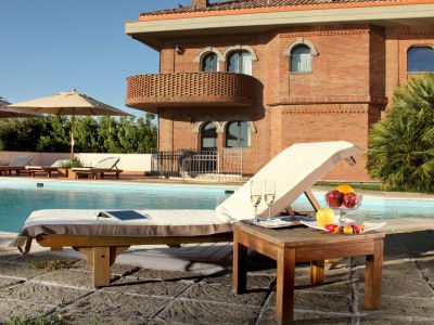 relais-villa-poggio-chiaro-pescia-romana-swimming-pool